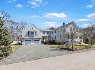 8 Harrington St, Mendon, MA 01756