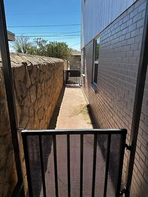 1 bed, 800 sqft, $775 — Photo 2