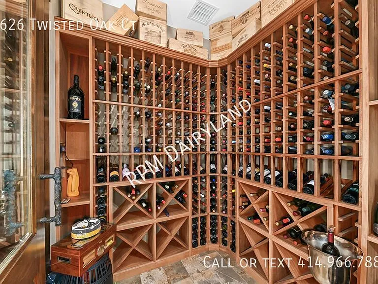 1626 Twisted Oak Ct — Photo 19