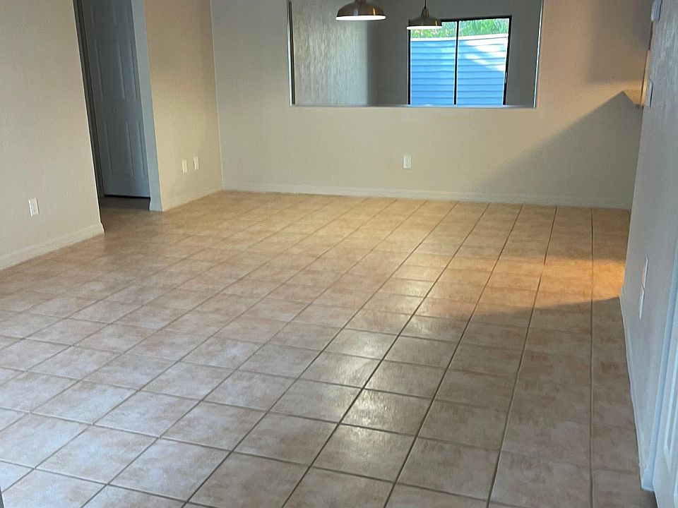 Living / Dining Area