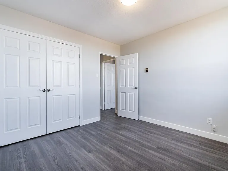4067 Longmoor Dr — Photo 9