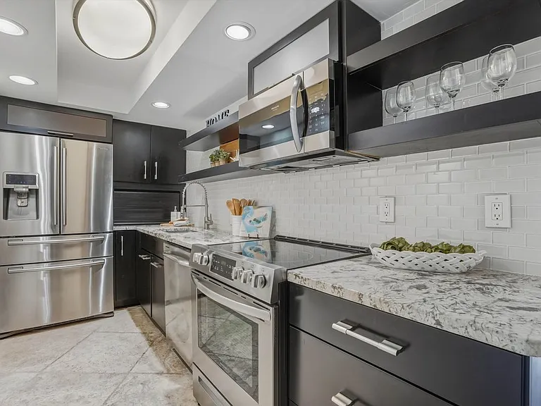 1601 Ocean Dr #309 — Photo 4