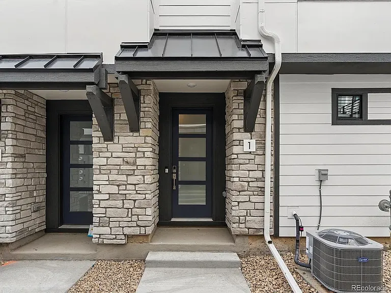2046 S Holly St #1 — Photo 1