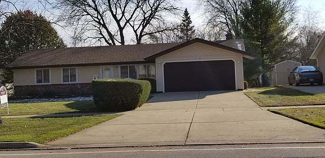 1st image of 915 W Weathersfield Way