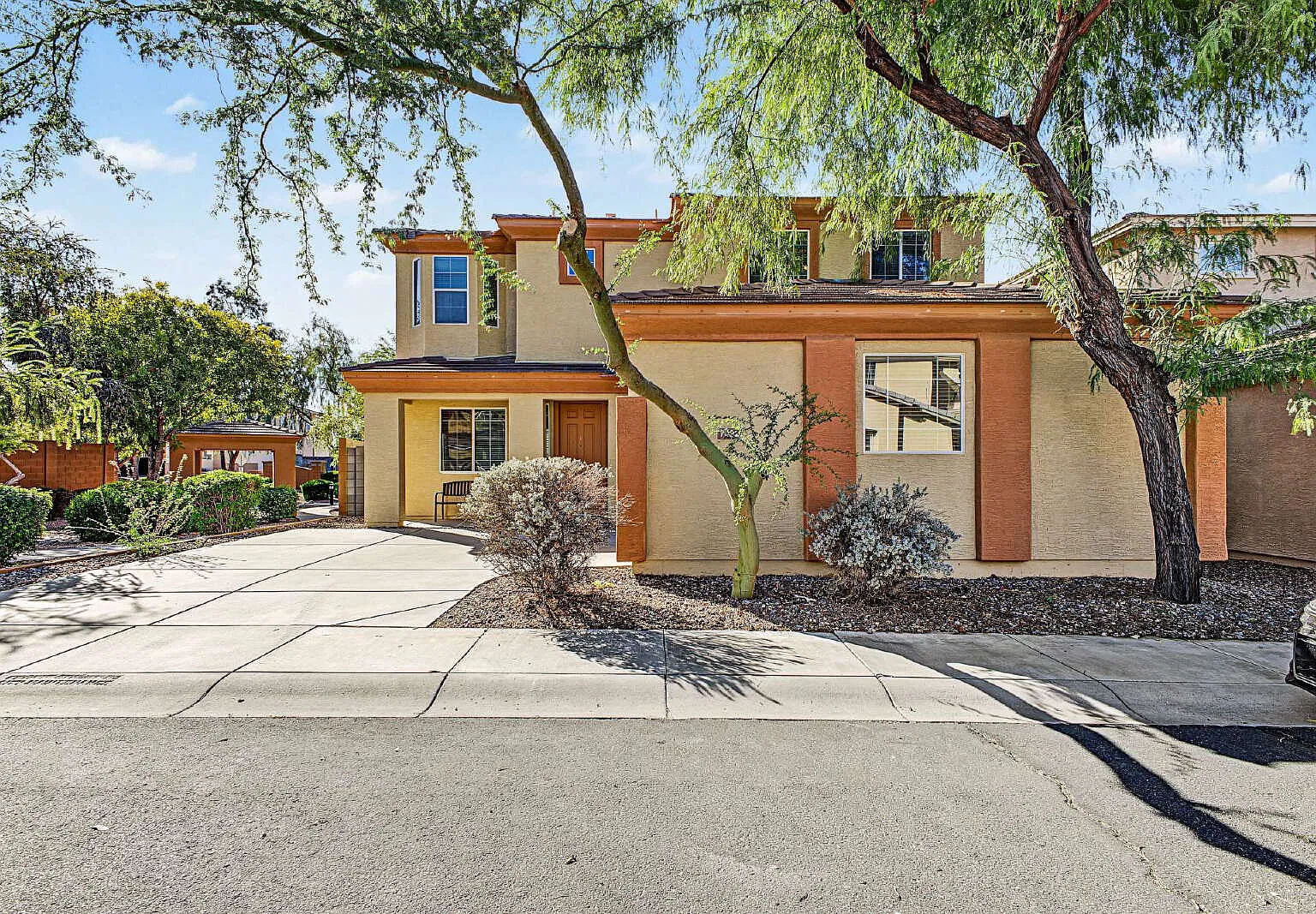 3 bed, 2.5 bath, 2074 sqft, $2,395 — Photo 3