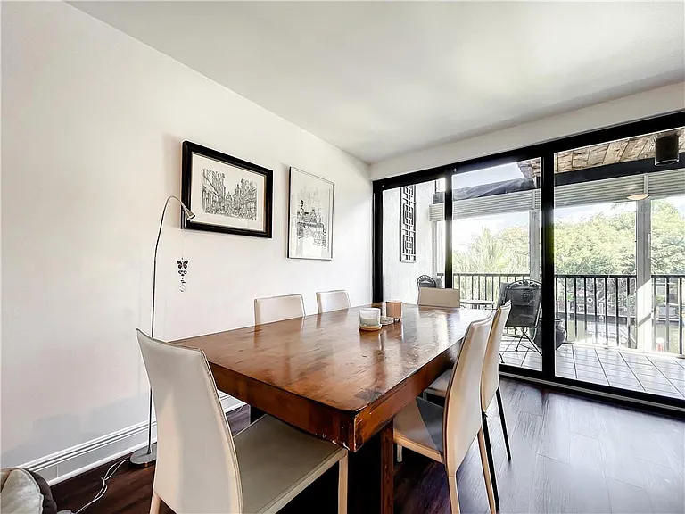 1100 SE 5th Ct #55 — Photo 4