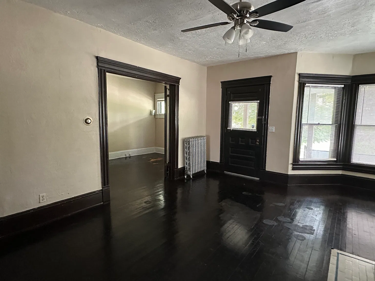 2253 Grandview Ave — Photo 2