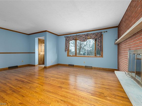 5th image of 24827 Lake Rd