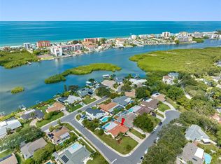 8122 Bayshore Dr, Seminole, FL 33776