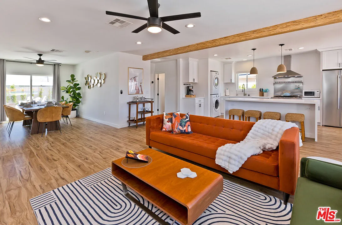 3 bed, 2.0 bath, 1108 sqft, $5,000 — Photo 1