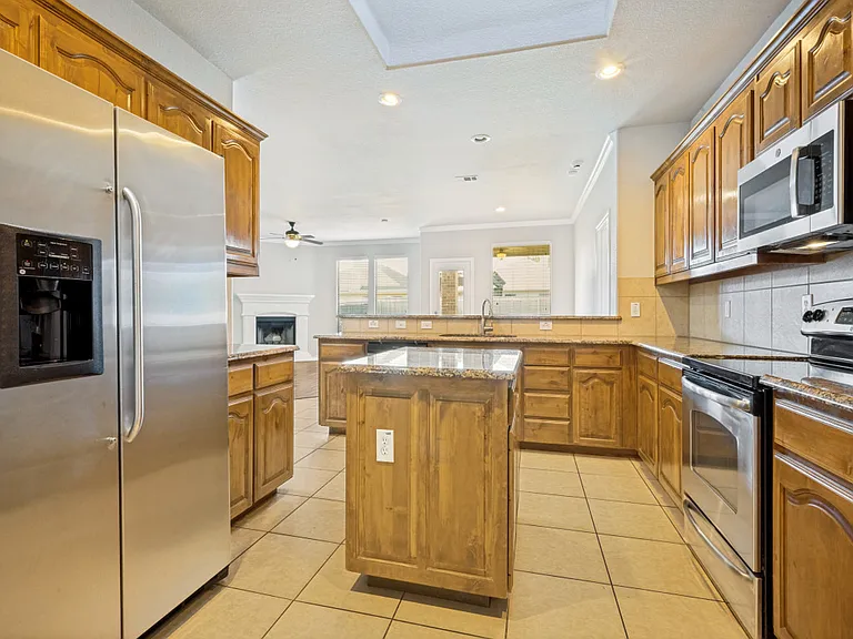 3213 Hornbeam St — Photo 8