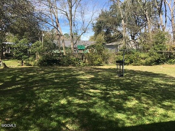 4th image of 2511 Pinewood Ave