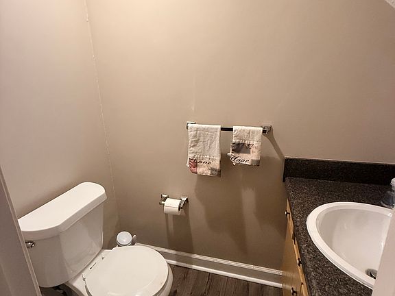 5th image of 401 W Cadbury Dr