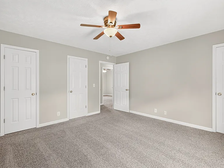 2504 Angelyn Dr — Photo 27