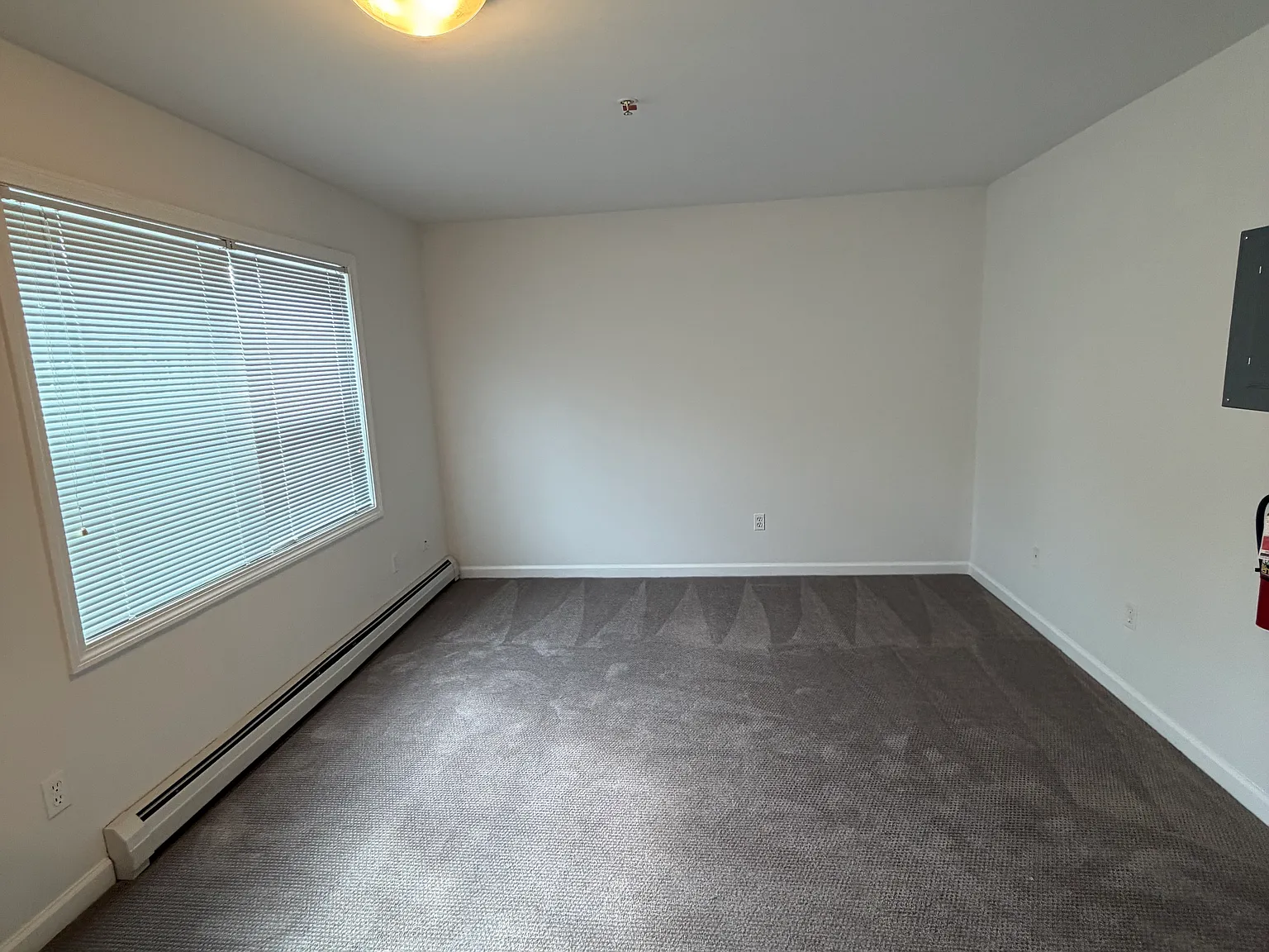 2 bed, 1.5 bath, 1275 sqft, $2,300 — Photo 3