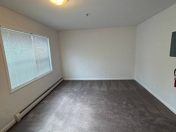 3rd image of 4 Fuller Pl