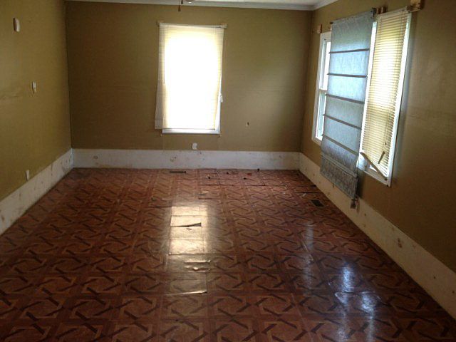 2nd image of 613 Stronach Ave