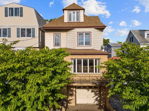 70 Newman Ave, Bayonne, NJ 07002