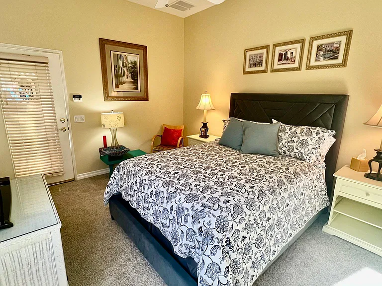 209 Kavenish Dr — Photo 34