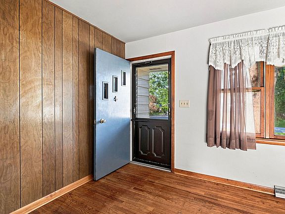5th image of 22331 S Donna Ave