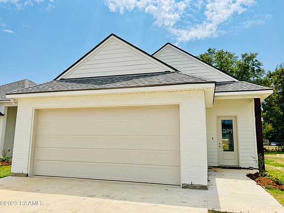 2nd image of 204 Berchman Oaks Dr