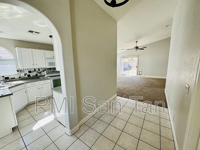 2530 E Jasper Dr — Photo 5