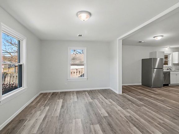 5th image of 424 Bell Ave