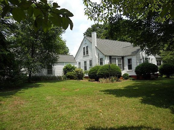 2nd image of 1316 Statesville Blvd