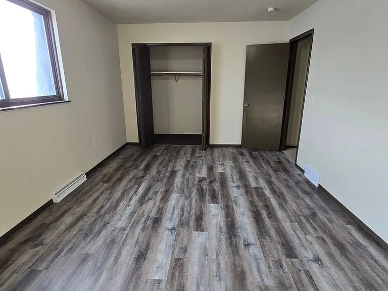 1565 Bryn Mawr Pl — Photo 12