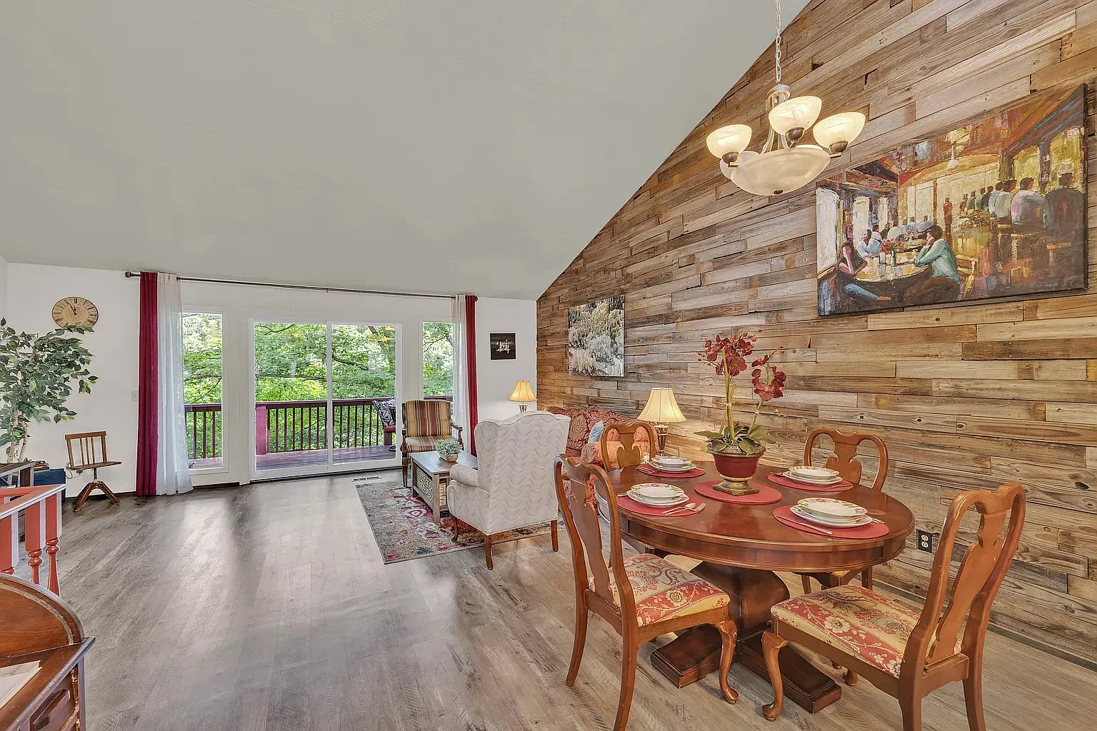 2 bed, 1.5 bath, 1458 sqft, $1,900 — Photo 1