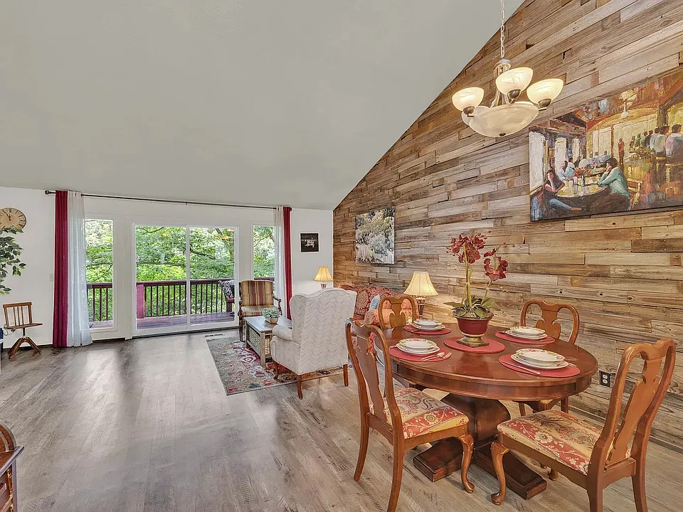 65 Davis Cir