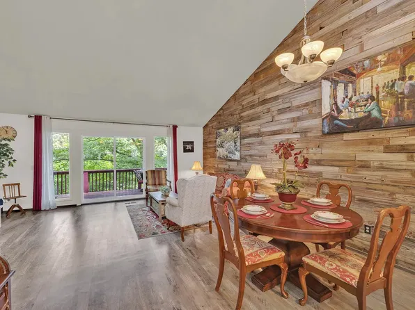 65 Davis Cir, Rogers, AR 72715