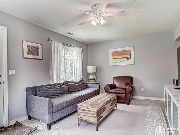 5th image of 558 East Dr
