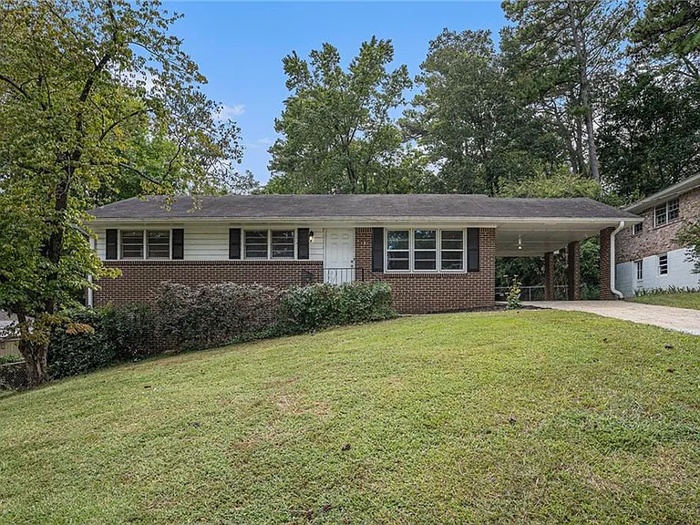 2839 Concord Dr — Photo 3