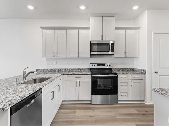 3rd image of 7612 Rambutan Pl