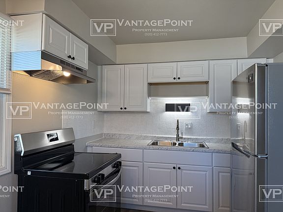 2nd image of 2120 Van Deuren St #D