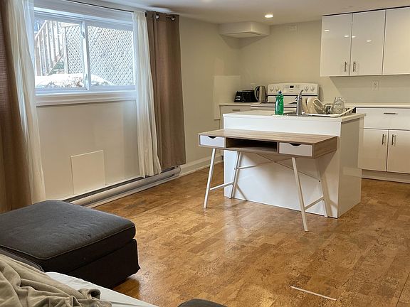 3rd image of 2489 Clover St #1018096