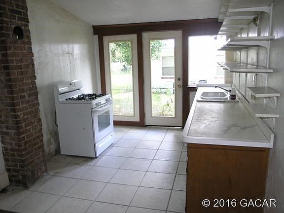 5th image of 914 NW 11th Ave