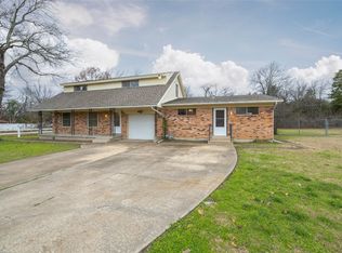 1535 W Springcrest Cir, Lancaster, TX 75134