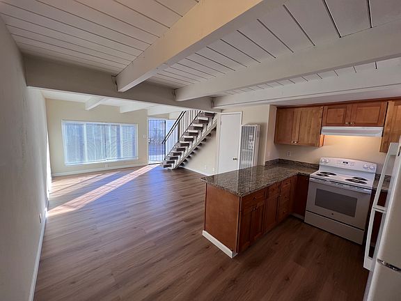 5th image of 940 Schafer Rd