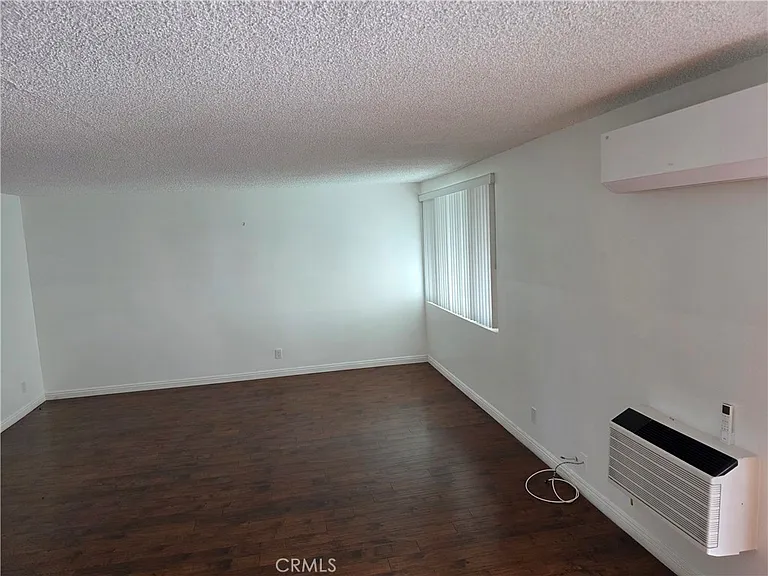 706 E Harvard St #5 — Photo 6
