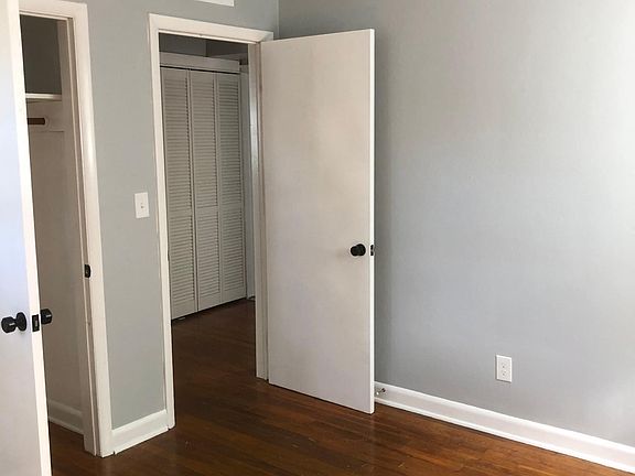 5th image of 9533 Grove Ave #B
