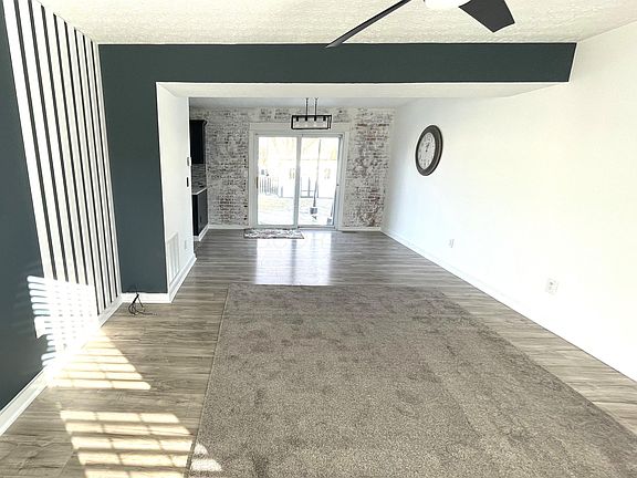 5th image of 1621 Valley Dr
