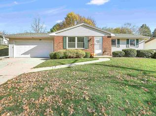 805 Edgewood Dr, Green Bay, WI 54311