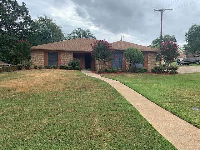 1st image of 702 Tanglewood Dr