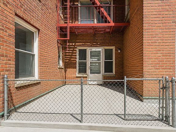 4th image of 930 E 7th St APT 1A