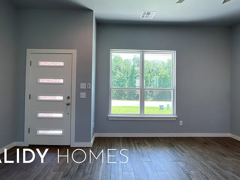 609 Remington Ave — Photo 5