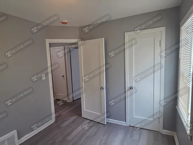 19759 McCormick St — Photo 11