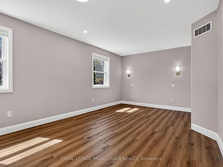 387 Mathew St — Photo 14