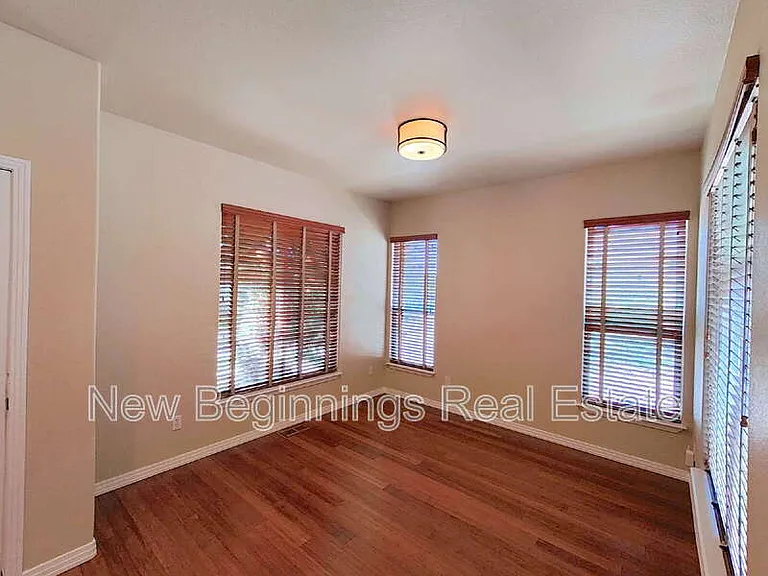 8742 Stony Creek Dr — Photo 3